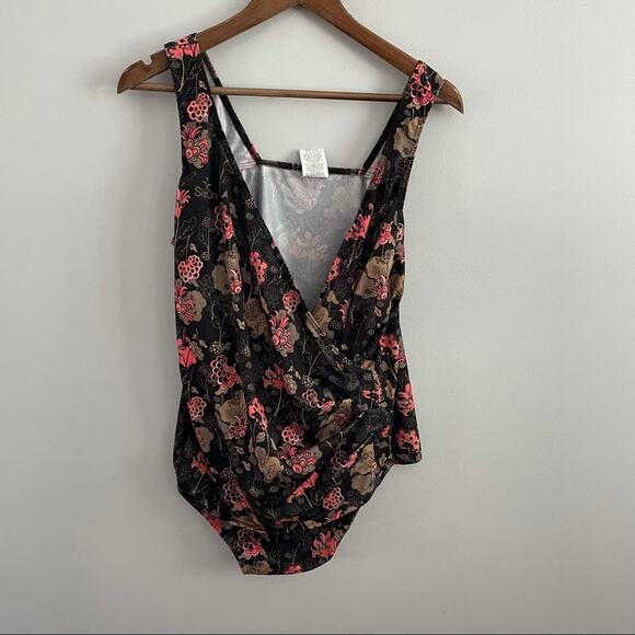 SlipOn | Black Floral Regular Leg Style Flower Swim Swimsuit Bathing Suit US 24 - Picture 2 of 9